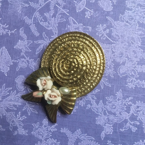 Jewelry - Victorian Pin